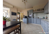 Grande maison familiale de 240 m² avec dépendance aménagée, Terrain clos de 1 100 m²