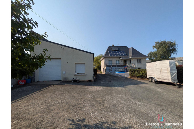 Grande maison familiale de 240 m² avec dépendance aménagée, Terrain clos de 1 100 m²