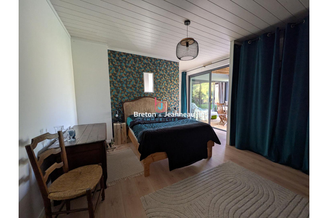 Maison d'environ 185m² à Nuillé sur Vicoin