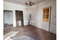 Maison à rénover à St Thomas de Courceriers