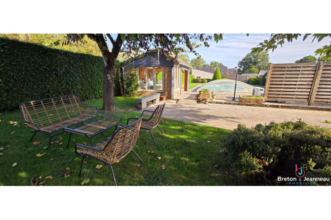 Maison Individuelle de Charme avec Piscine et Jardin