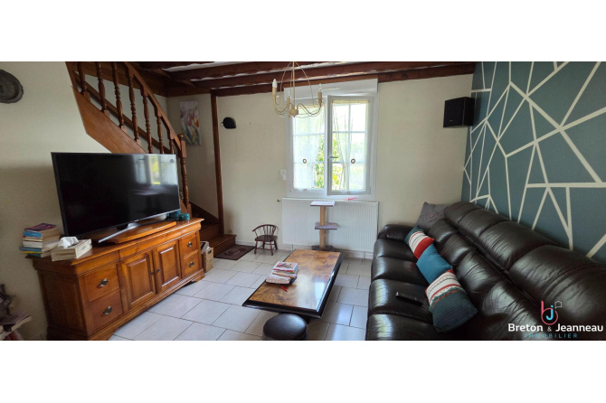 Maison Individuelle de Charme avec Piscine et Jardin