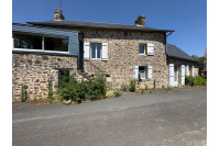 Ensemble de deux maisons en pierre à Montflours