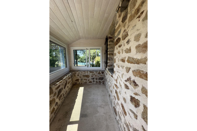 Ensemble de deux maisons en pierre à Montflours