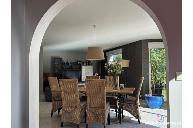 Maison Chateau Gontier Sur Mayenne 6 pièce(s) 200 m2