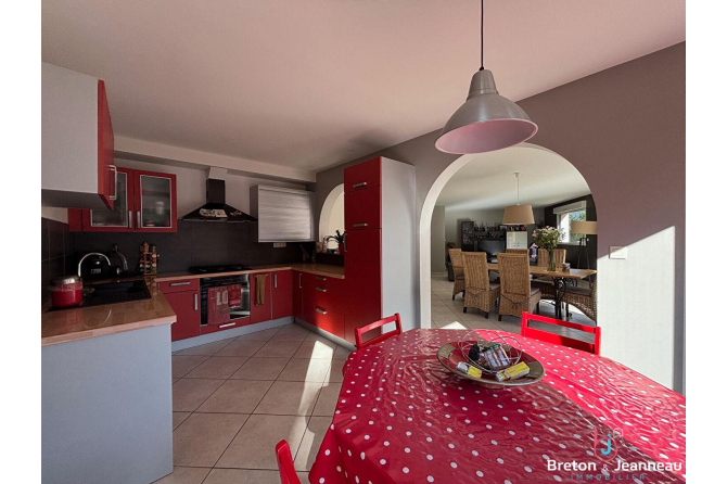 Maison Chateau Gontier Sur Mayenne 6 pièce(s) 200 m2