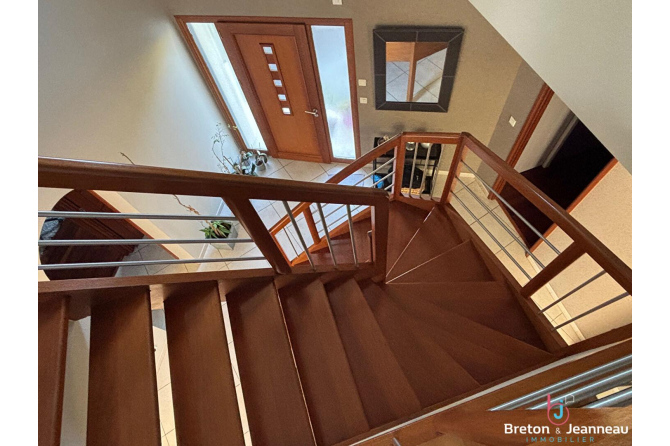 Maison Chateau Gontier Sur Mayenne 6 pièce(s) 200 m2