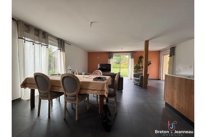 Maison Simple 6 pièce(s) 160 m2