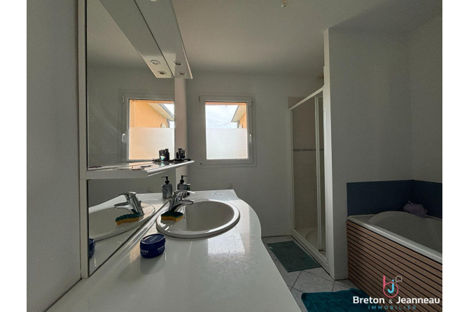 Maison Simple 6 pièce(s) 160 m2