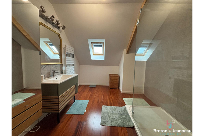 Maison Simple 6 pièce(s) 160 m2