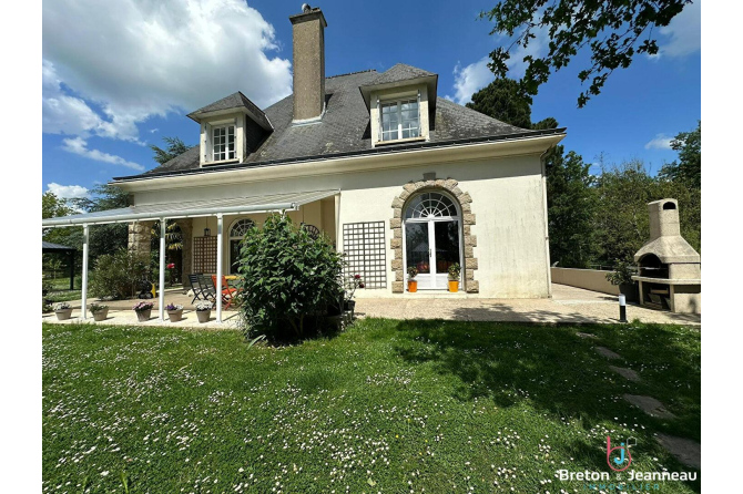 Propriété d'exception sur 1 ha 30 à L'Huisserie