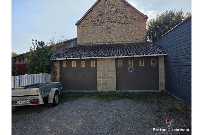 Maison à Montsûrs