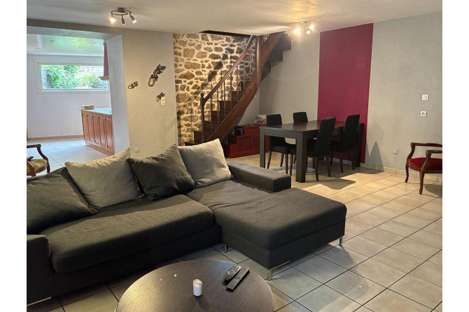 Maison de ville à AMBRIERES-LES-VALLEES