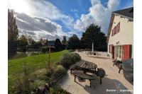 Maison d'exception avec gîte et piscine  secteur Evron