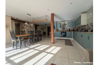 Maison d'exception avec gîte et piscine  secteur Evron