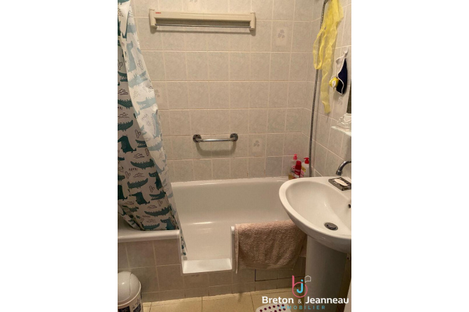 Appartement Fougeres 4 pièce(s) 79.71 m2