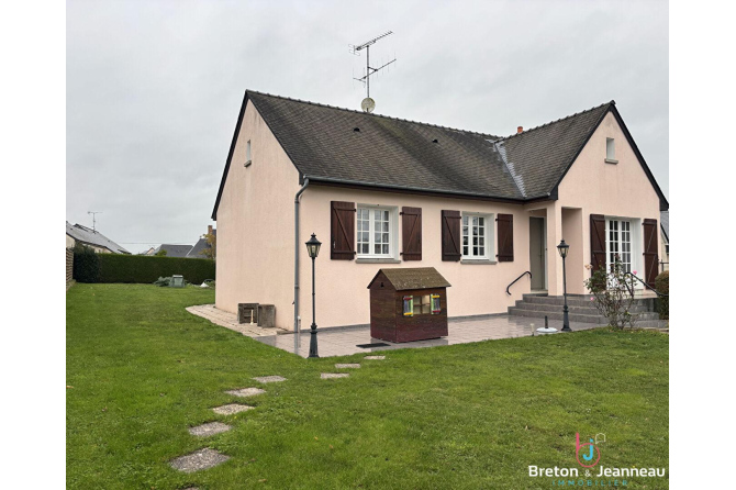 Maison à Quelaines Saint Gault