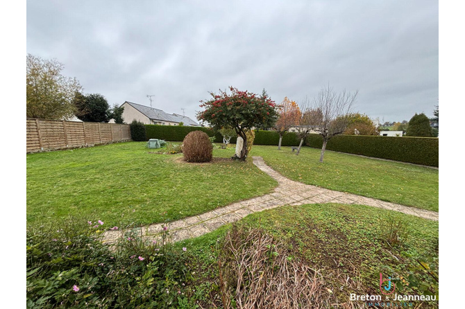 Maison à Quelaines Saint Gault