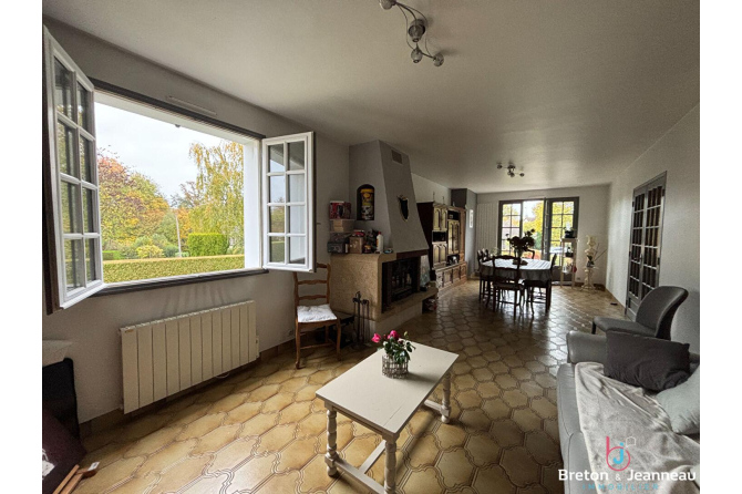 Maison à Quelaines Saint Gault