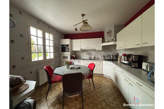 Maison à Quelaines Saint Gault