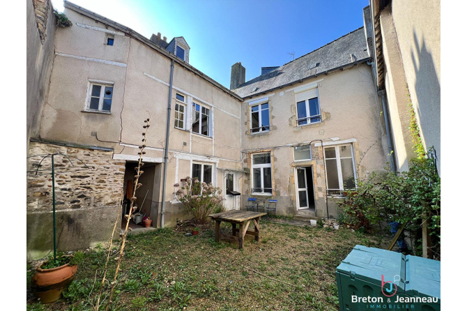 Maison centre de Laval