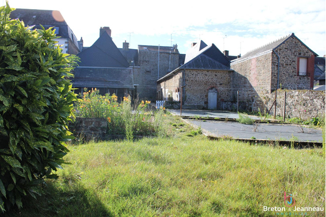 Ensemble immobilier à Ernée centre ville