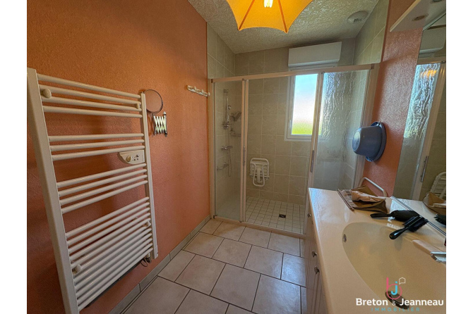 Pavillon de plain-pied à Brecé