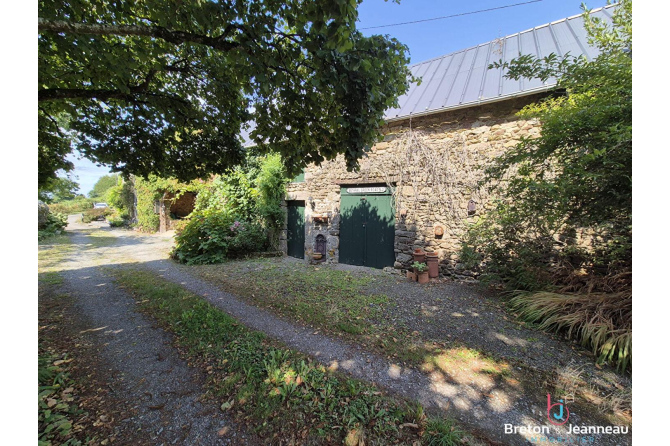 Maison de Campagne entre Bais et Mayenne