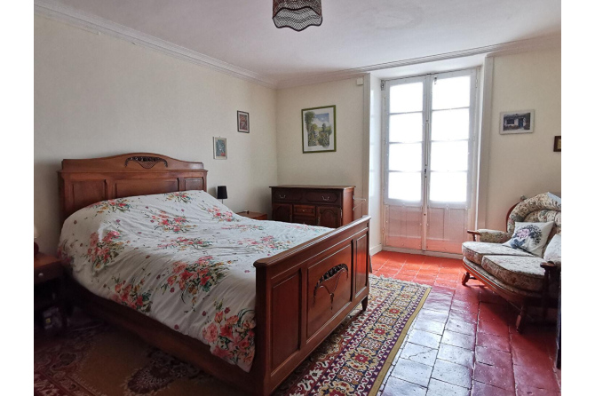 Ensemble Immobilier à Bais