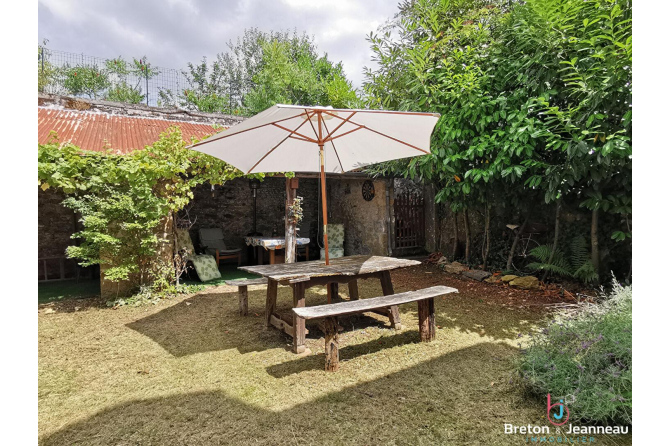 Ensemble Immobilier à Bais