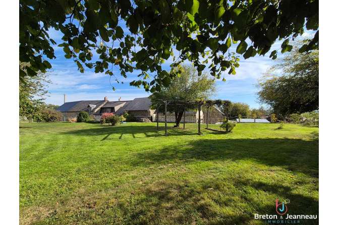 Joli Cottage à Javron les Chapelles