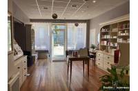 Murs commerciaux 92 m² à Fougères, axe passant.