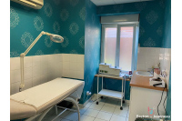 Murs commerciaux 92 m² à Fougères, axe passant.