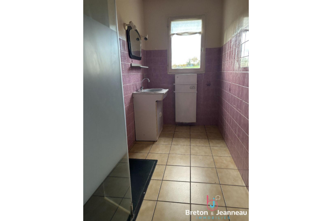 Pavillon en campagne - 15 Kms de Mayenne