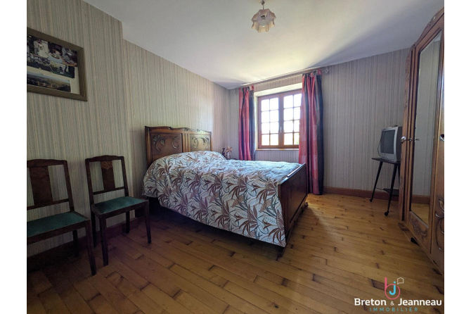 Maison en pierre avec étang sur 9 hectares à 5 min d'Évron