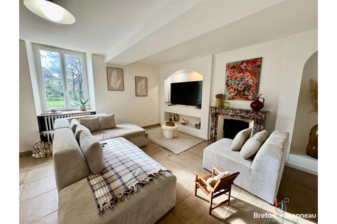 Longère en pierres rénovée à Argentré