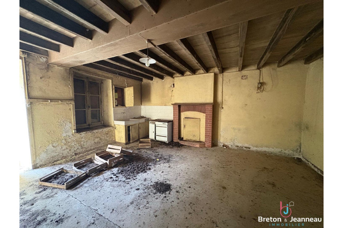 Corps de fere à Saint Denis de Gastines