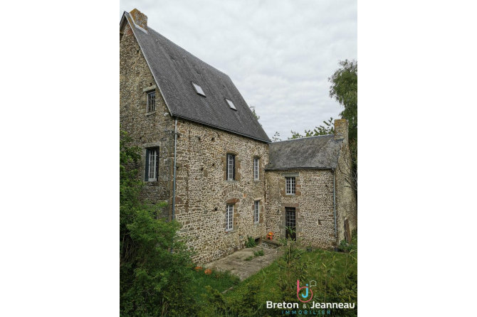 Ancien prieuré avec maison annexe secteur Bais