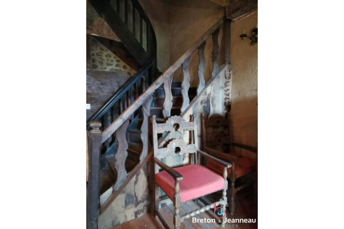 Ancien prieuré avec maison annexe secteur Bais