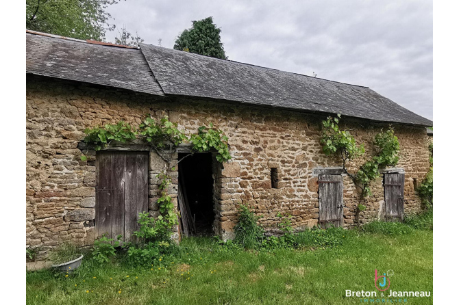 Ancien prieuré avec maison annexe secteur Bais