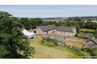 Ancien Corps de ferme sur 2 ha 42 à Villaines La Juhel