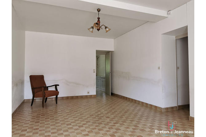 Ancien Corps de ferme sur 2 ha 42 à Villaines La Juhel