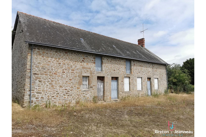 Ancien Corps de ferme sur 2 ha 42 à Villaines La Juhel