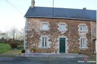 Maison rénovée en campagne à Montenay