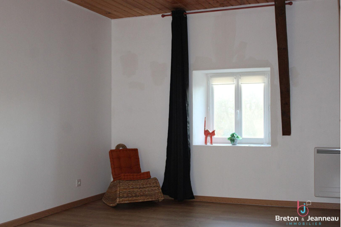 Maison rénovée en campagne à Montenay