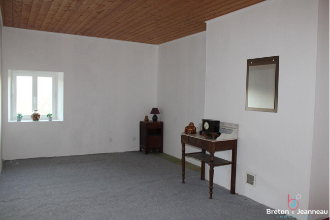 Maison rénovée en campagne à Montenay