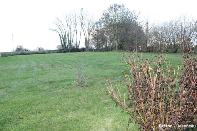 Maison rénovée en campagne à Montenay