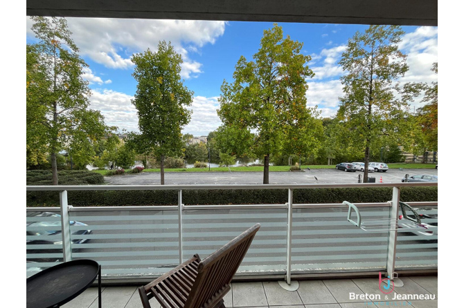 Appartement T3 avec balcon - Laval - Centre Ville Rive droite