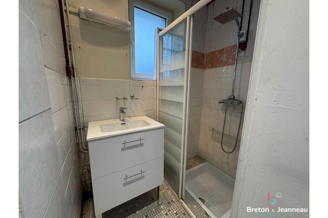 Maison en pierres à Loiron-Ruillé