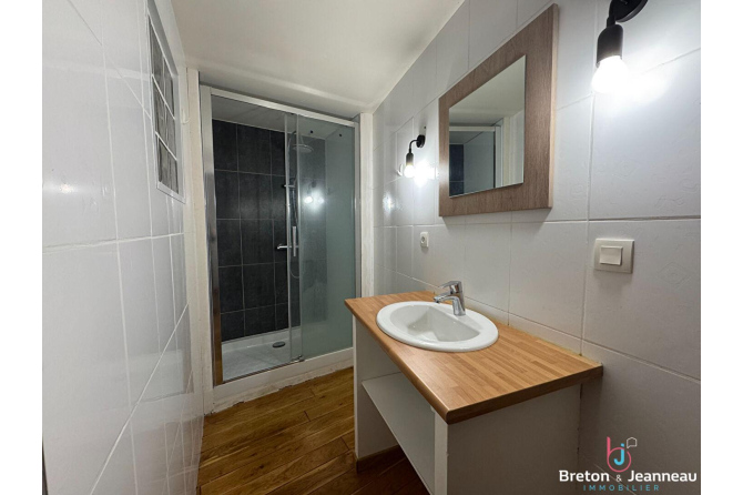 Maison à Quelaines Saint Gault